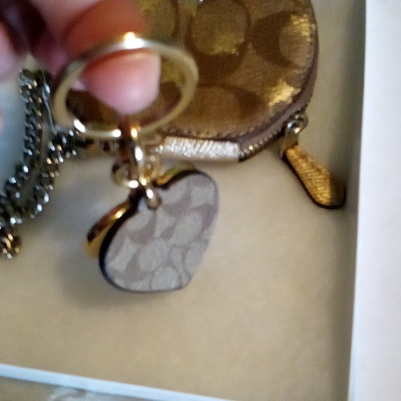 Coach leather wristlet & matching keychain New never used - Picture 6 of 6